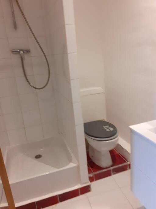 Appartement 2 Chambres A Lesigny Экстерьер фото