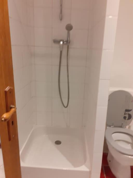 Appartement 2 Chambres A Lesigny Экстерьер фото